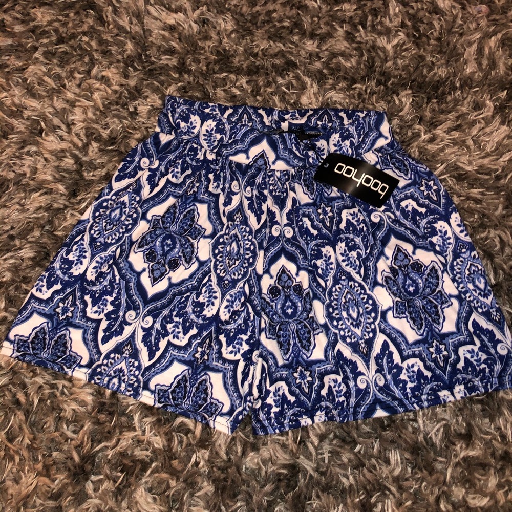 BRAND NEW boohoo patterned blue shorts